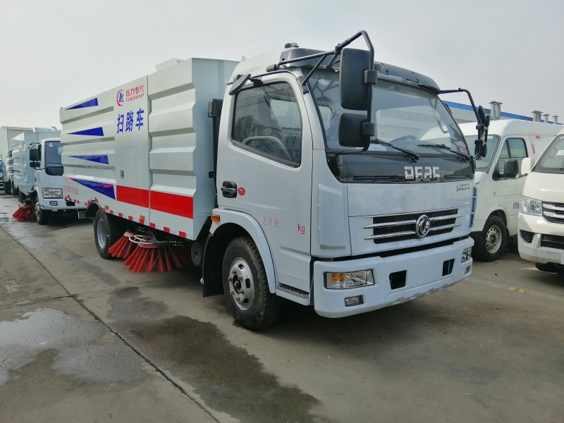 多利卡D7掃路車8噸掃路車圖片