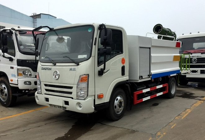 大運多功能環(huán)境檢測抑塵車