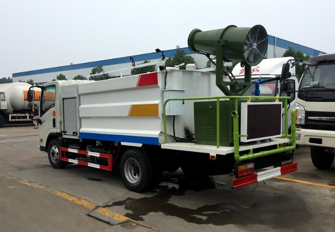 大運多功能環(huán)境檢測抑塵車圖片