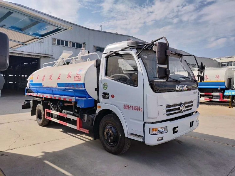 東風大多利卡7方吸糞車