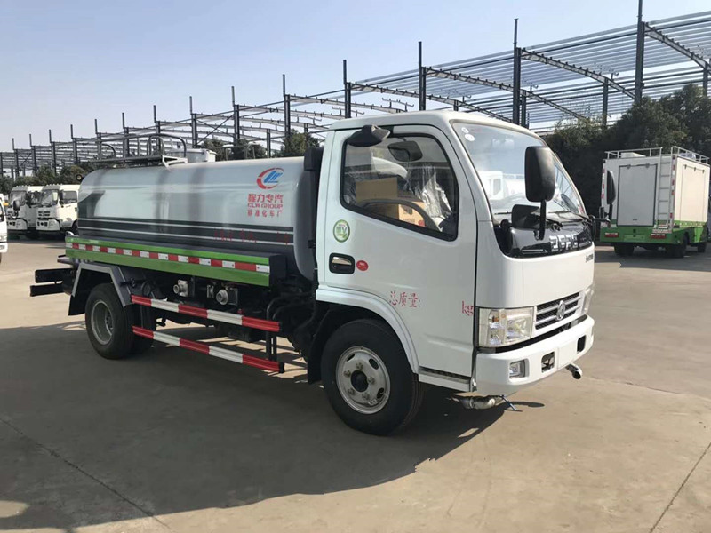東風(fēng)小多利卡灑水車（國(guó)五5方）圖片