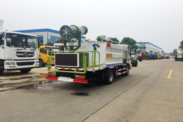 大運多功能抑塵車(5噸、30米霧炮機)圖片
