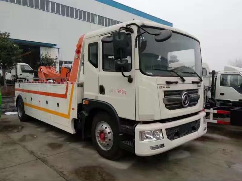 東風D9多利卡一拖一清障車