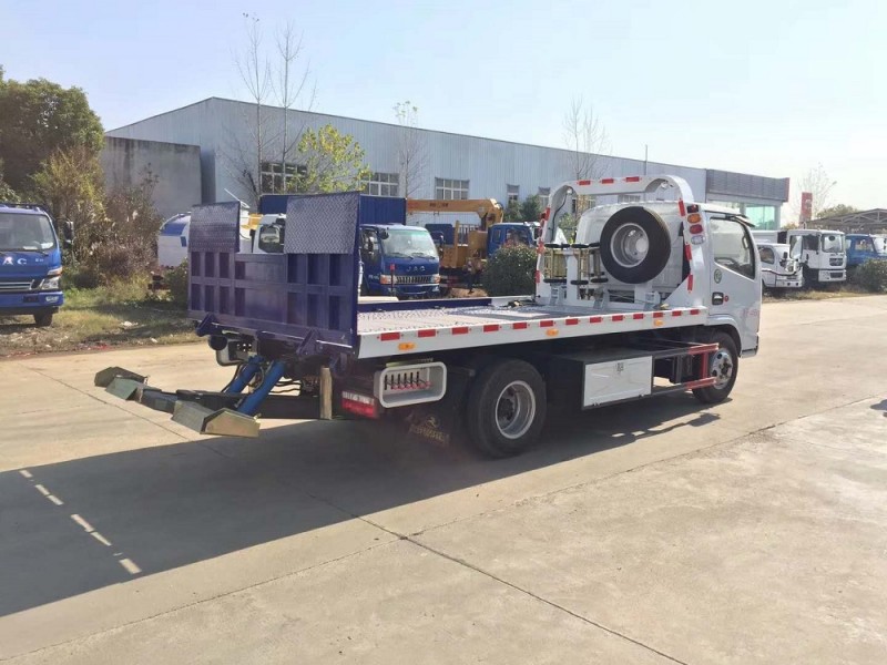 東風多利卡藍牌一拖二清障車