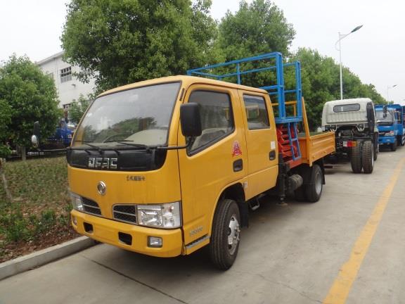 東風(fēng)雙排座8-10米平臺升降高空作業(yè)車圖片