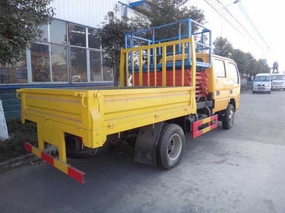 東風(fēng)雙排座8-10米平臺升降高空作業(yè)車圖片