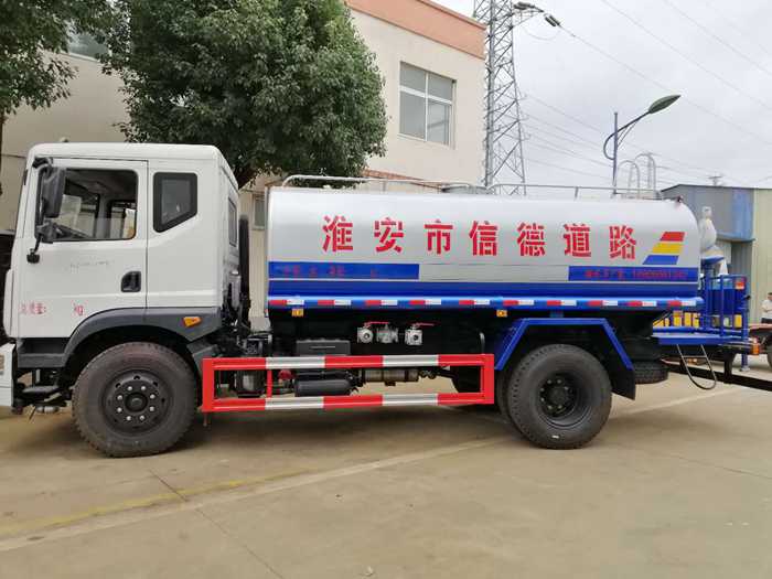 東風(fēng)T3灑水車（12方）圖片