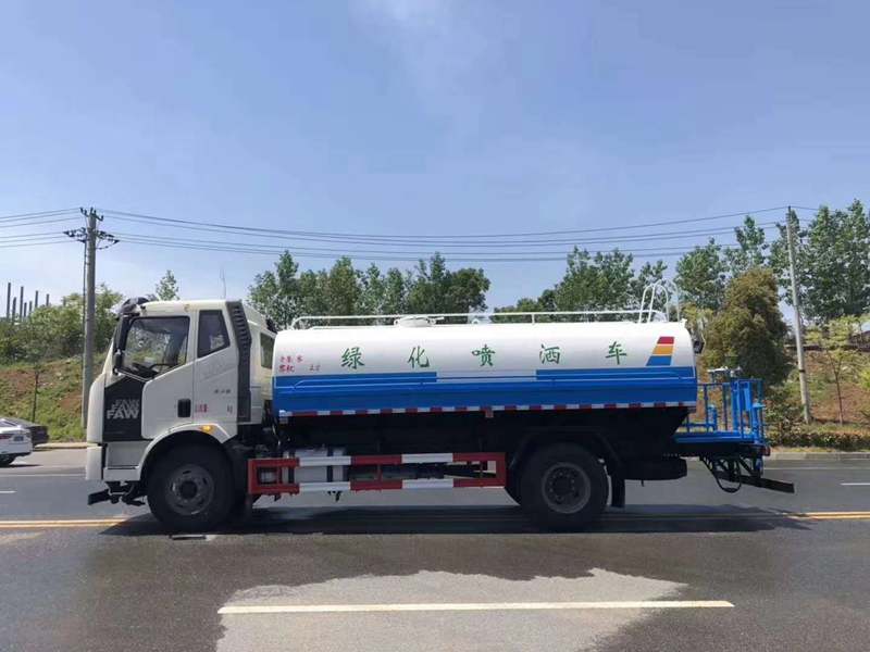 解放灑水車圖片