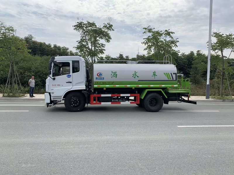 東風D17灑水車(12噸) 東風D17灑水車(12噸)圖片