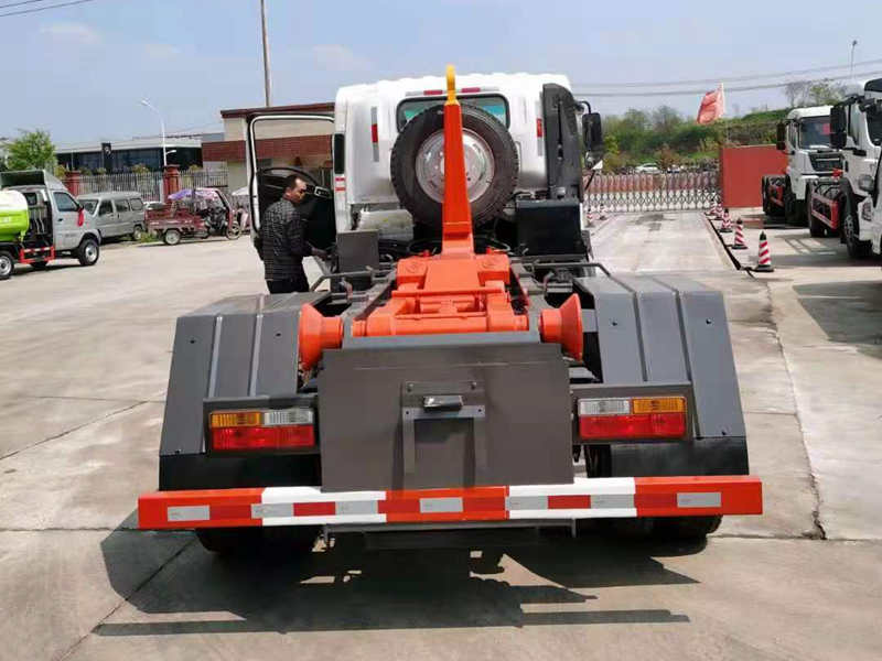 大運勾臂式垃圾車（黃牌）圖片