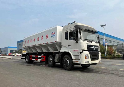 東風(fēng)專底小三軸散裝飼料車（30-36方）