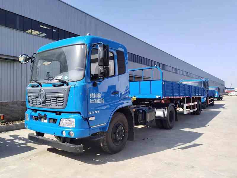 東風(fēng)天錦半掛教練車(chē)